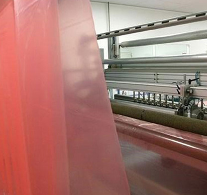 Spezialisiert auf das Reinigen, Verpacken und Versenden von qualitativ hochwertigen, zerbrechlichen High-Tech-Produkten.