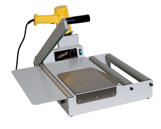 161 B Saldatrice termoretraibile - Saldatrici termoretraibili a braccio singolo I-bar dal design intelligente. Adatte per la saldatura termoretraibile manuale di tutti i tipi di prodotti. Dotate di un filo di saldatura/taglio, che sigilla e taglia la pellicola termoretraibile in un'unica operazione semplice ed efficiente. Lunghezza massima della saldatura: 430 mm