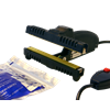 Futura Portable Poly - Handgehaltene Heiß-Siegelzange in zwei Ausführungen erhältlich:
Einzelner Schweissbalken mit PTFE-Schutzabdeckung zum Versiegeln von Poyethylen oder biaktive gezahnte Schweissbalken zum Versiegeln von Zellophan, Wachspapier oder anderen Laminaten. Diese Handsiegelgeräte können mit Hilfe von zwei Klemmen und einem Fußpedal leicht für den Tischgebrauch angepasst werden. Hinweis: Nur die Zange 150 P ist für die Versiegelung von Polyethylen geeignet.