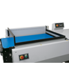 L800SA - L'Audion L 800SA, synonyme de flexibilité et de construction européenne haut de gamme, soude et emballe efficacement des produits de toutes tailles grâce à son équipement complet. Son cycle de soudure automatique et son convoyeur de déchargement garantissent une productivité élevée. Combinée au tunnel de rétraction TE-Matic, elle devient une ligne d'emballage thermorétractable professionnelle pour une cadence rapide et une finition impeccable de vos produits.