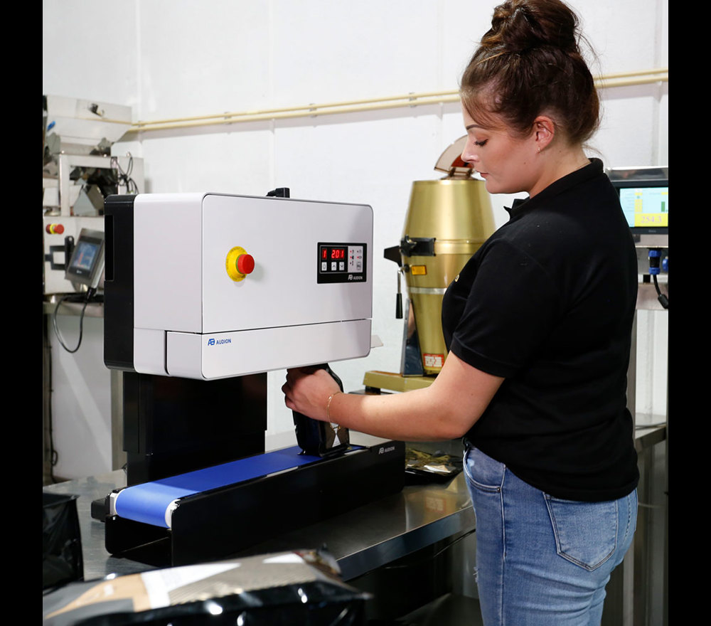 Audion Wrapping Machine Audion D 545 continu sealer: horizontale en verticale bandsealer