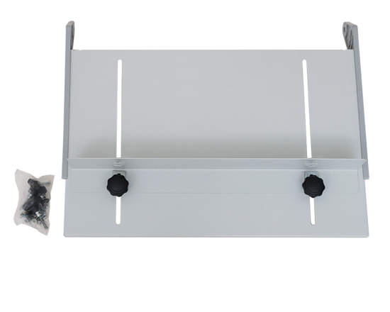 Tavolo da lavoro con supporto per borse per Magneta - Questo robusto tavolo da lavoro con funzione di supporto per sacchetti sostiene il sacchetto durante il processo di saldatura e consente un posizionamento più semplice del sacchetto tra le barre di sigillatura poiché entrambe le mani sono libere. Il tavolo da lavoro è regolabile in vari angoli e altezze per fornire il miglior posizionamento per il prodotto. Il supporto per sacchetti può essere regolato in base alla lunghezza del sacchetto fino a 290 mm.