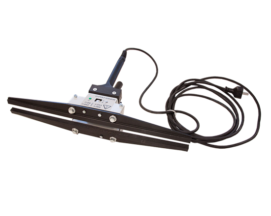 Super Cello - Portable heat sealing tong for sealing complex film materials on site. Very suitable for sealing paper and aluminium laminate bags (f.i. coffee packaging). 420 Mm sealing length, profiled PTFE coated 10 mm width heat seal.
Note: this heat sealer is not suitable for sealing Polyethylene!