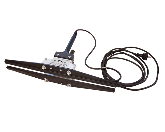Super Cello - Draagbare heatsealtang voor het sealen van complexe foliematerialen op locatie. Zeer geschikt voor het sealen van papieren en aluminium laminaatzakken (bijv. koffieverpakkingen). 420 mm seallengte, geprofileerde PTFE gecoate heatseal van 10 mm breed.
Let op: deze heatsealer is niet geschikt voor het sealen van Polyethyleen!