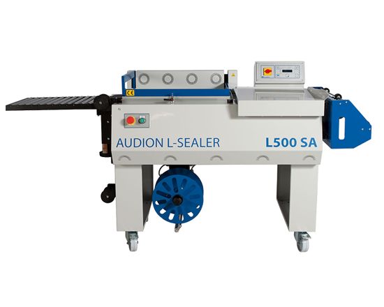 L500SA - Questa saldatrice a L semiautomatica può essere utilizzata per confezionare i tuoi prodotti in modo rapido, sicuro e presentabile. Spesso utilizzata in combinazione con un tunnel di termoretrazione TE-Matic. Rispetto alle tradizionali saldatrici a L, la serie L di Audion offre produzioni più elevate e saldature costantemente resistenti. È possibile utilizzare film di polietilene e poliolefina piegati al centro.